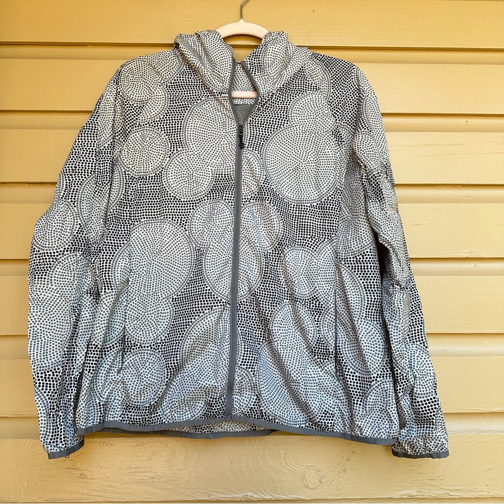 Uniqlo Disney Rain Jacket Large Lightweight packable nylon full zip hood
